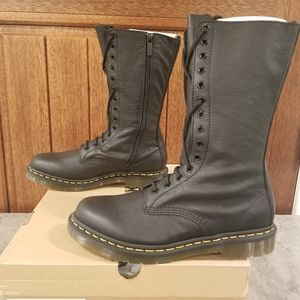 Dr.Martens 1B99 14-Eye Zip Boot  women size 11